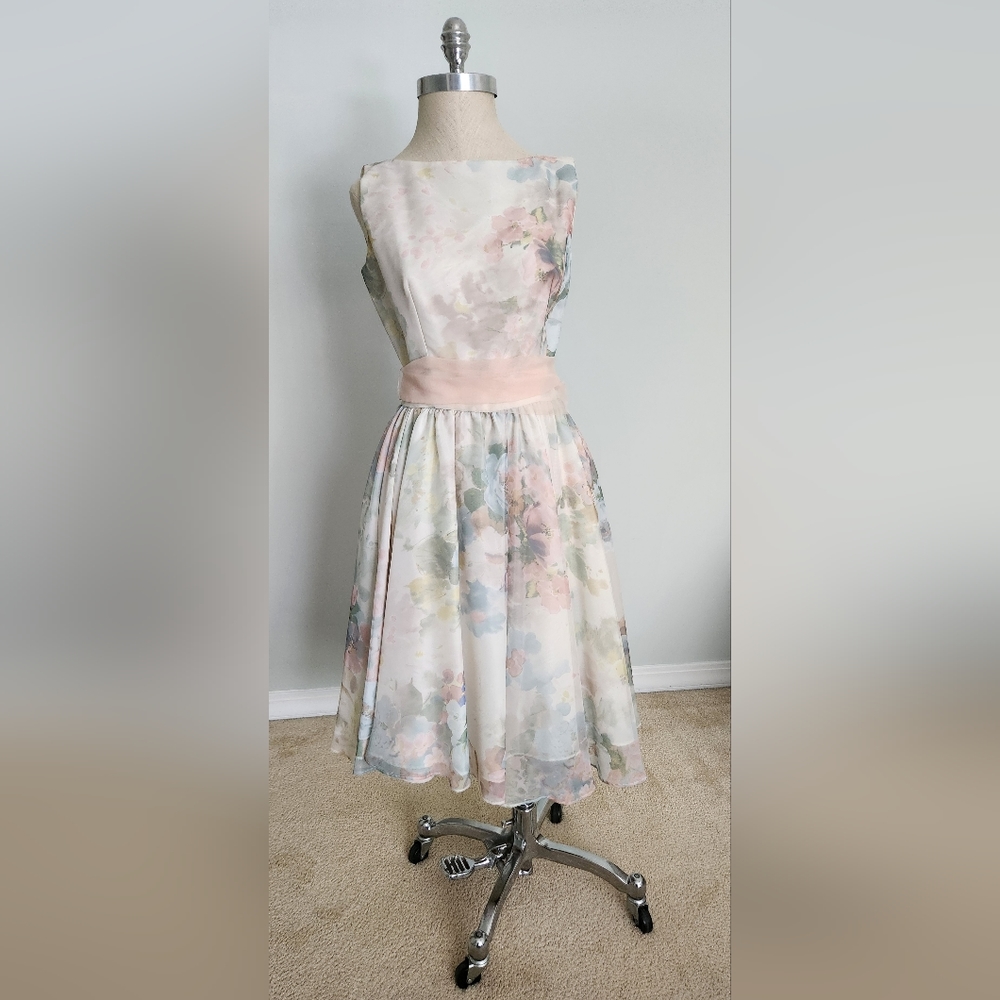 Vintage Spring Easter Dress - Picture 3 of 16